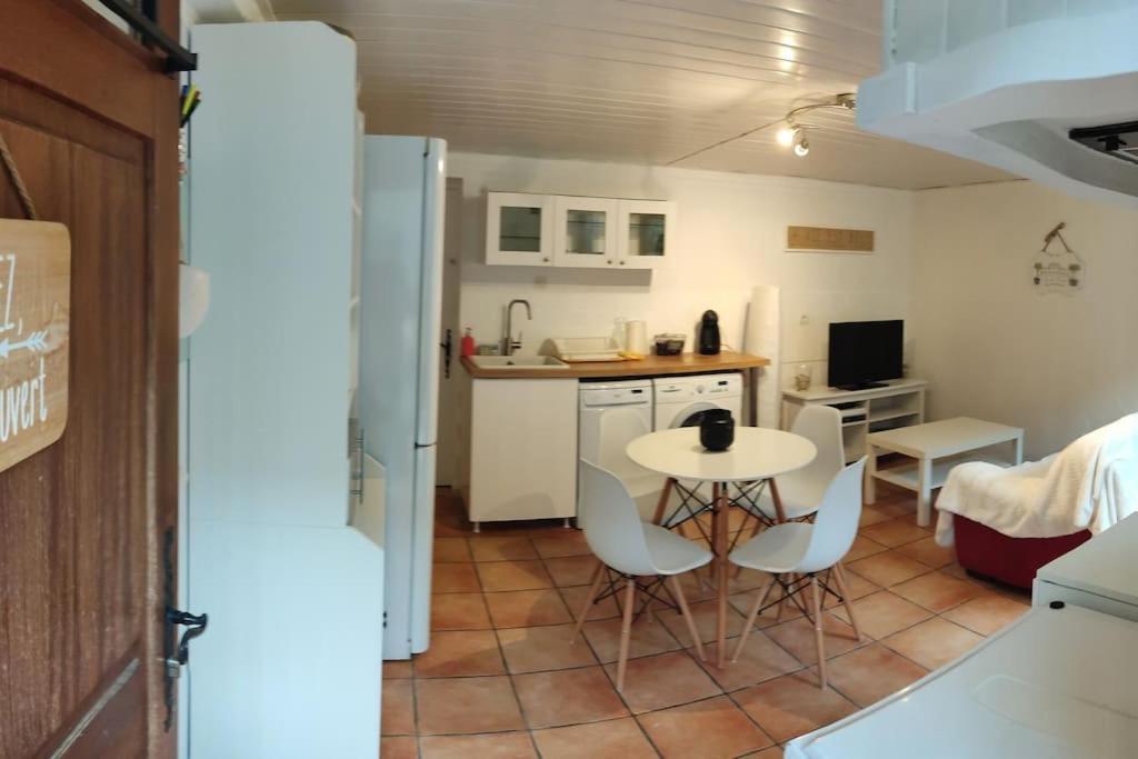 Appartement En Rez De Jardin Et Terrasse Ds Villa イエール エクステリア 写真