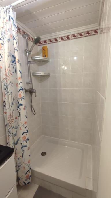 Appartement En Rez De Jardin Et Terrasse Ds Villa イエール エクステリア 写真